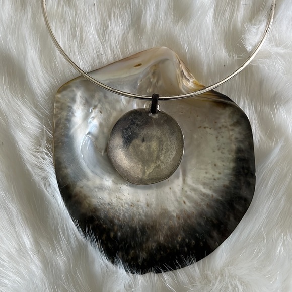 Robert Lee Morris Soho RLM, silver, and Abalone round choker necklace - Picture 7 of 8